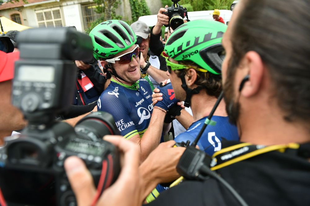 Tour de France 2016 - 09/07/2016 - Etape 10 - Escaldes-Engordany/ Revel (197 km) - Ο IMPEY Daryl (ORICA-BikeExchange) - συγχαίρει τον MATTHEWS Michael (ORICA-BikeExchange) 